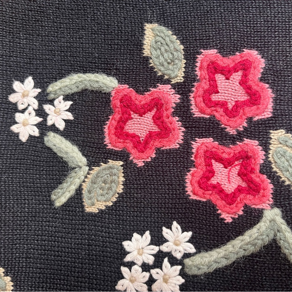 90s  Susan Bristol Black Sweater with Pink Floral Design - Picture 8 of 9